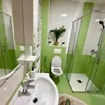 One Lux Apartment *